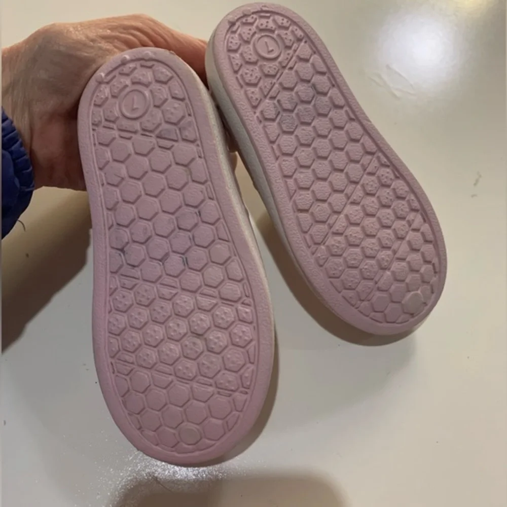 2 pairs Baby girl shoes.  Size 7‎ and newborn size